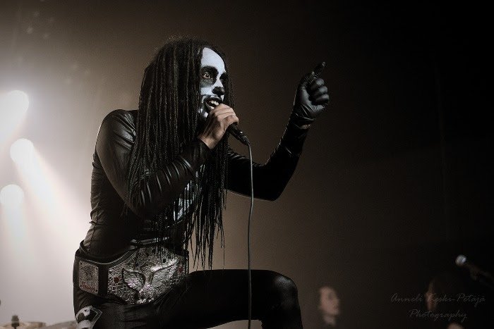 SUPERSTAR JOEY SEVERANCE